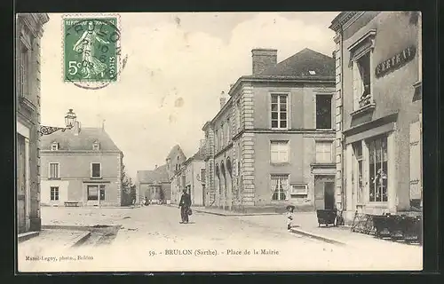 AK Brûlon, Place de la Mairie