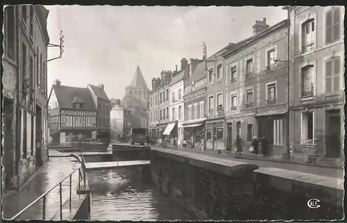 AK Montvilliers, Vue sur la Lézarde