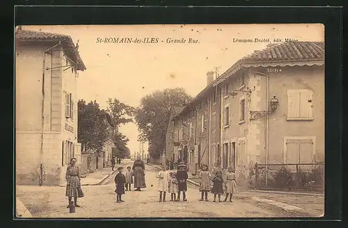 AK St-Romain-des-Iles, Grande Rue, Mädchen auf der Strasse