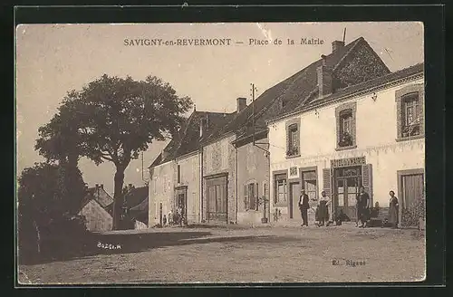 AK Savigny-en-Revermont, Place de la Mairie