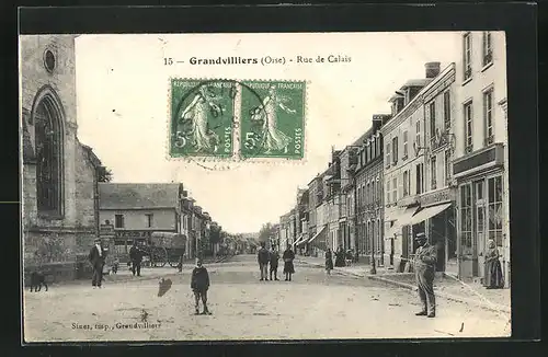 AK Grandvilliers, Rue de Calais, Strassenpartie