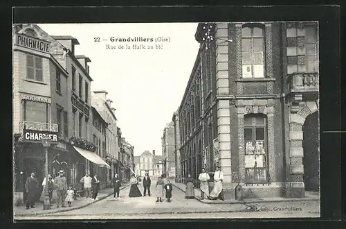AK Grandvilliers, Rue de la Halle au blé, Strassenpartie