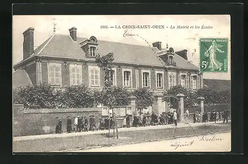 AK La Croix-Saint-Ouen, La Mairie et les Écoles