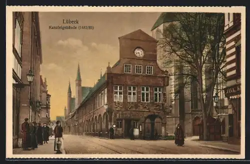 AK Lübeck, Strassenpartie mit Kanzleigebäude und Geschäft