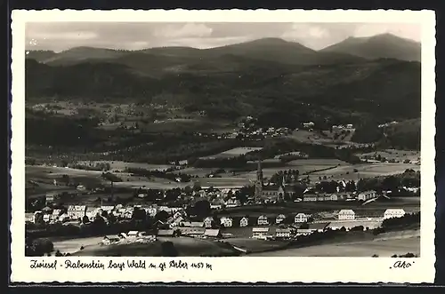 AK Zwiesel-Rabenstein /Bayr. Wald, Teilansicht mit Kirche und Arber