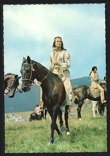 AK Szene aus Winnetou 1 nach Karl May, Pierre Brice als Winnetou