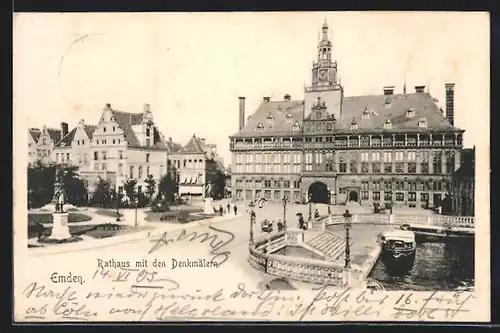 AK Emden, Rathaus mit den Denkmälern und Boot