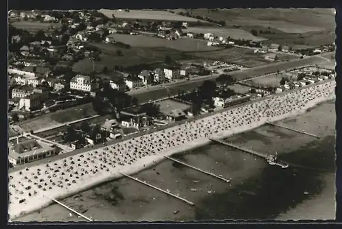 AK Ostseebad Dahme, Fliegeraufnahme mit Seestegen und Badestrand