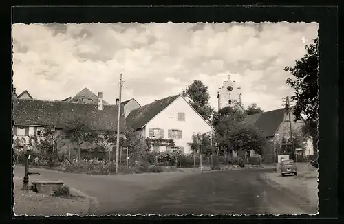 AK Riedheim /Hegau, Strassenpartie mit Kirche