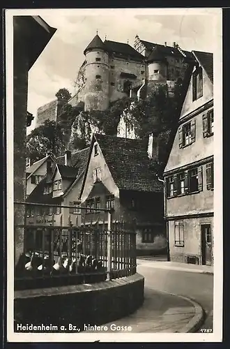 AK Heidenheim a. Bz., Hintere Gasse mit Blick zum Schloss