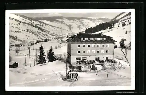 AK Saalbach-Hinterglemm, Bundes-Schi-und Ferienheim Dr. Karl Renner-Haus im Schnee