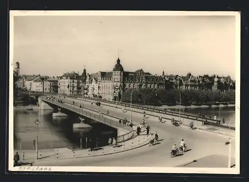 AK Konstanz, Strassenpartie mit Hotel und Brücke