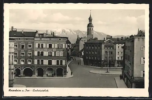 AK Rosenheim a. Inn, Ludwigsplatz mit Ladengeschäften und Kirche