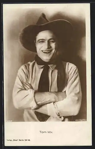 AK Schauspieler Tom Mix lächelnd mit Cowboy-Hut porträtiert