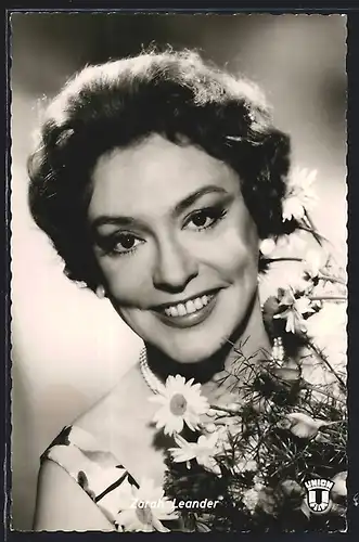 AK Schauspielerin Zarah Leander in dem Film Der blaue Nachtfalter
