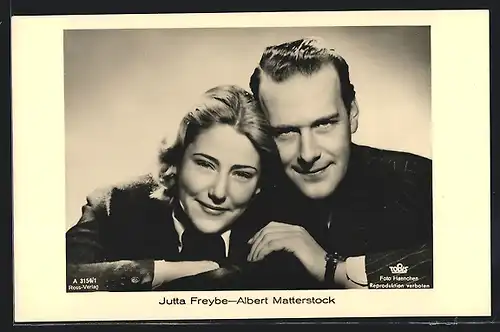 AK Schauspieler Jutta Freybe und Albert Matterstock in vertrauter Pose