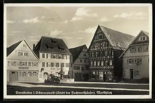 AK Dornstetten i. Schwarzwald, Gasthaus zum Schwanen und Stadt-Apotheke am Marktplatz