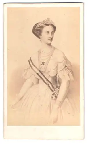 Fotografie Bulla Freres, Paris, Portrait Eugenie von Montijo, Kaiserin von Frankreich mit Krone