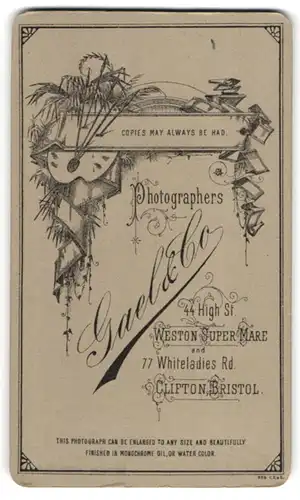 Fotografie Gael & Co., Weston-super-Mare, Malpalette und Palmenblätter hinter Banderole, Anschriften der Ateliers