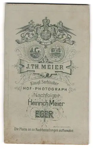 Fotografie J. Th. Meier, Eger, königliches Wappen mit Greifen über Medaillen und Anschrift des Ateliers