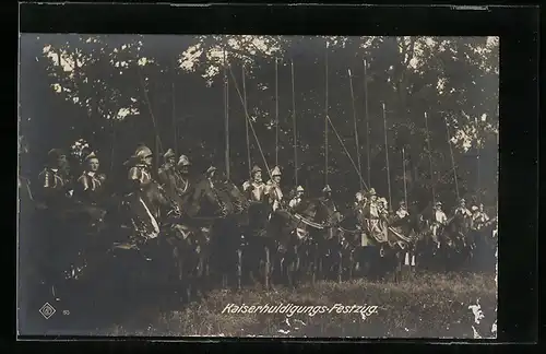 AK Kaiserhuldigungs-Festzug, Soldaten in Rüstung im Wald