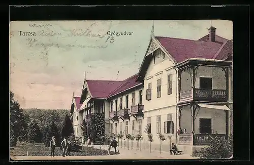 AK Tarcsa, Blick auf grosses Gebäude