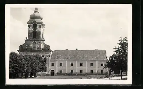 AK Stotzing am Leithaberg, Blick auf die Kirche