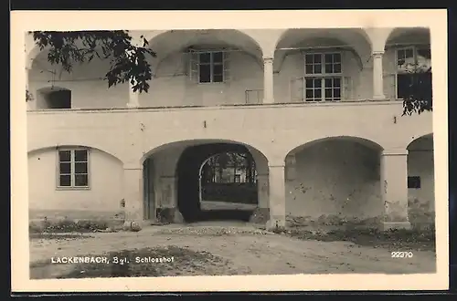AK Lackenbach, Partie aus dem Schlosshof