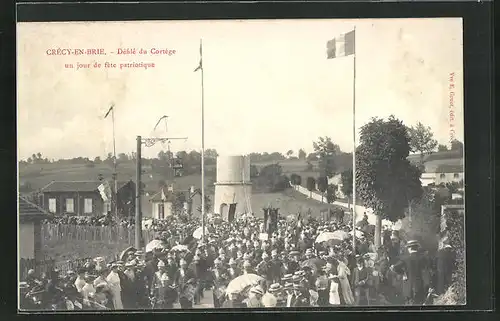 AK Crécy-en-Brie, Défilé du Cortège, Un jour de fête patriotique