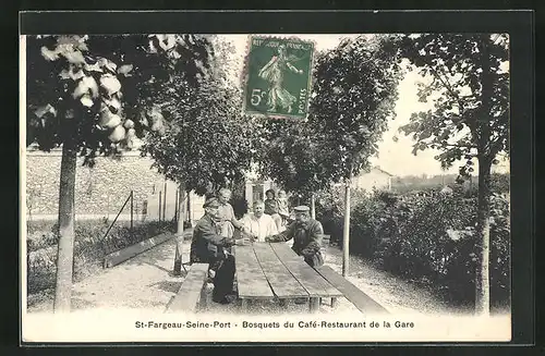 AK St-Fargeau-Seine-Port, Bosquets du Café-Restaurant de la Gare