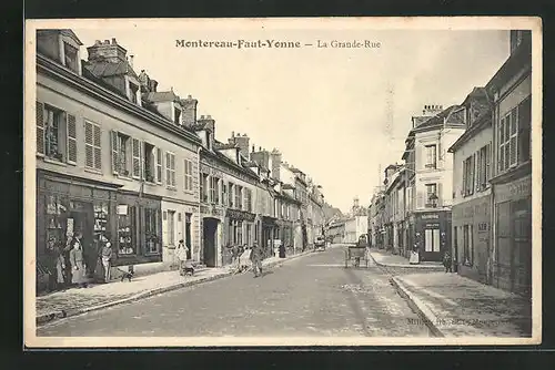 AK Montereau-Faut-Yonne, La Grande Rue