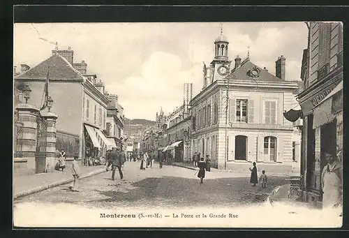 AK Montereau, La Poste et la Grande Rue
