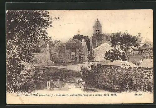 AK Le Vaudoué, Monument commémoratif