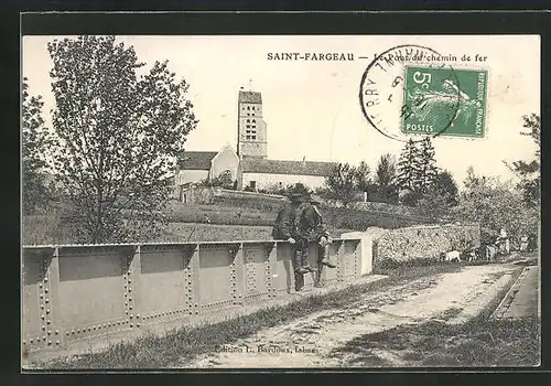 AK Saint-Fargeau, le Pont du chemin de fer