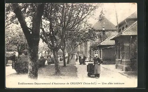 AK Grugny, une allée intérieure