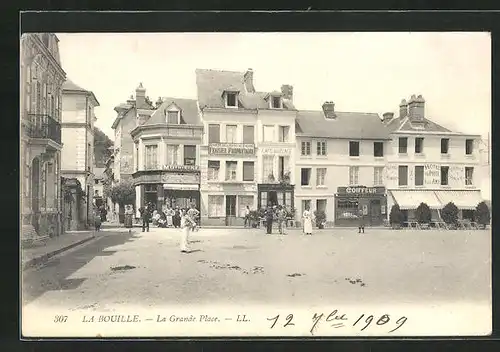 AK La Bouille, La Grande Place