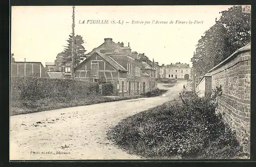 AK La Feuillie, Entrée par l'Avenue de Fleury-la-Foret