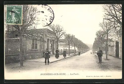 AK Bonnières-sur-Seine, La Poste, Strassenpartie
