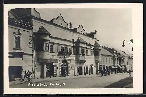 AK Eisenstadt, Strassenpartie mit Rathaus