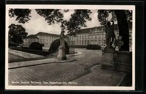 AK Berlin-Tiergarten, Schloss Bellevue mit Eingangstor