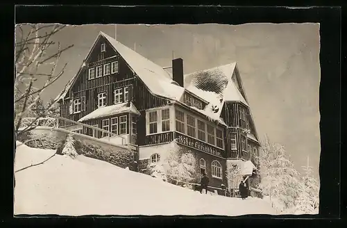 Foto-AK Oberwiesenthal, 1858er Ferienheim im Schnee