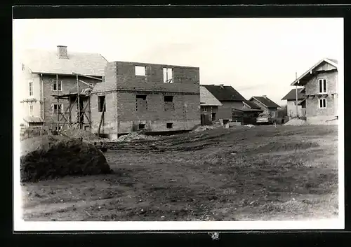 Foto-AK Salzburg-Liefering, Hugbertstrasse, Häuser im Bau