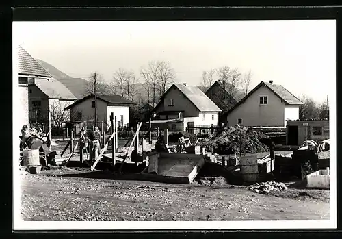 Foto-AK Salzburg-Liefering, Hugbertstrasse, Häuser im Bau, 1960er Jahre
