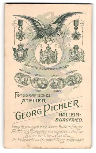 Fotografie Georg Pichler, Hallein, Adler mit Wappenschild im Schnabel samt Monogramm des Fotografen, Medaillen