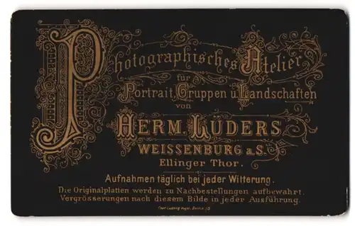 Fotografie Herm. Lüders, Weissenburg a. S., Ellinger Thor, schön verzierte Schriften mit Anschrift des Ateliers