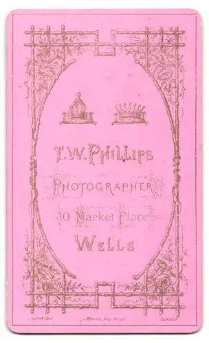 Fotografie Phillips, Wells, 10 Market Place, junge englische Mutter mit ihrem Kind auf dem Schoss, Mutterglück