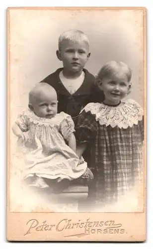 Fotografie Peter Christensen, Horsens, Söndergade 42, Ansicht Horsens, Blick auf das Ateliersgebäude mit Monogramm