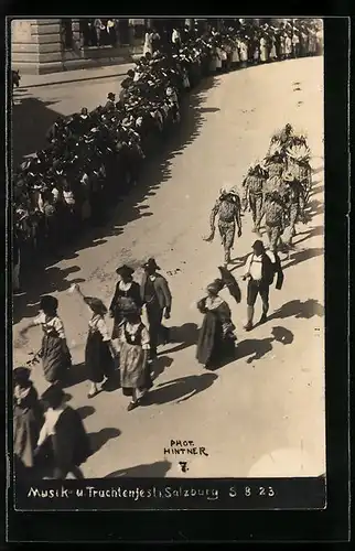 AK Salzburg, Musik- und Trachtenfest 1923, Menschen in Tracht