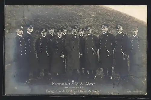 AK Kommandant der S. M. S. Möwe Korvetten-Kapitän Burggraf und Graf zu Dohna-Schlodien mit Offizieren