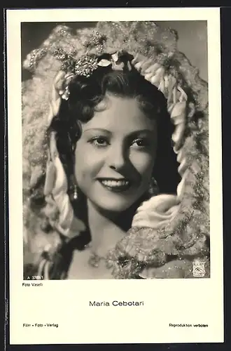 AK Schauspielerin Maria Cebotari, Portrait mit Schmuck im Haar